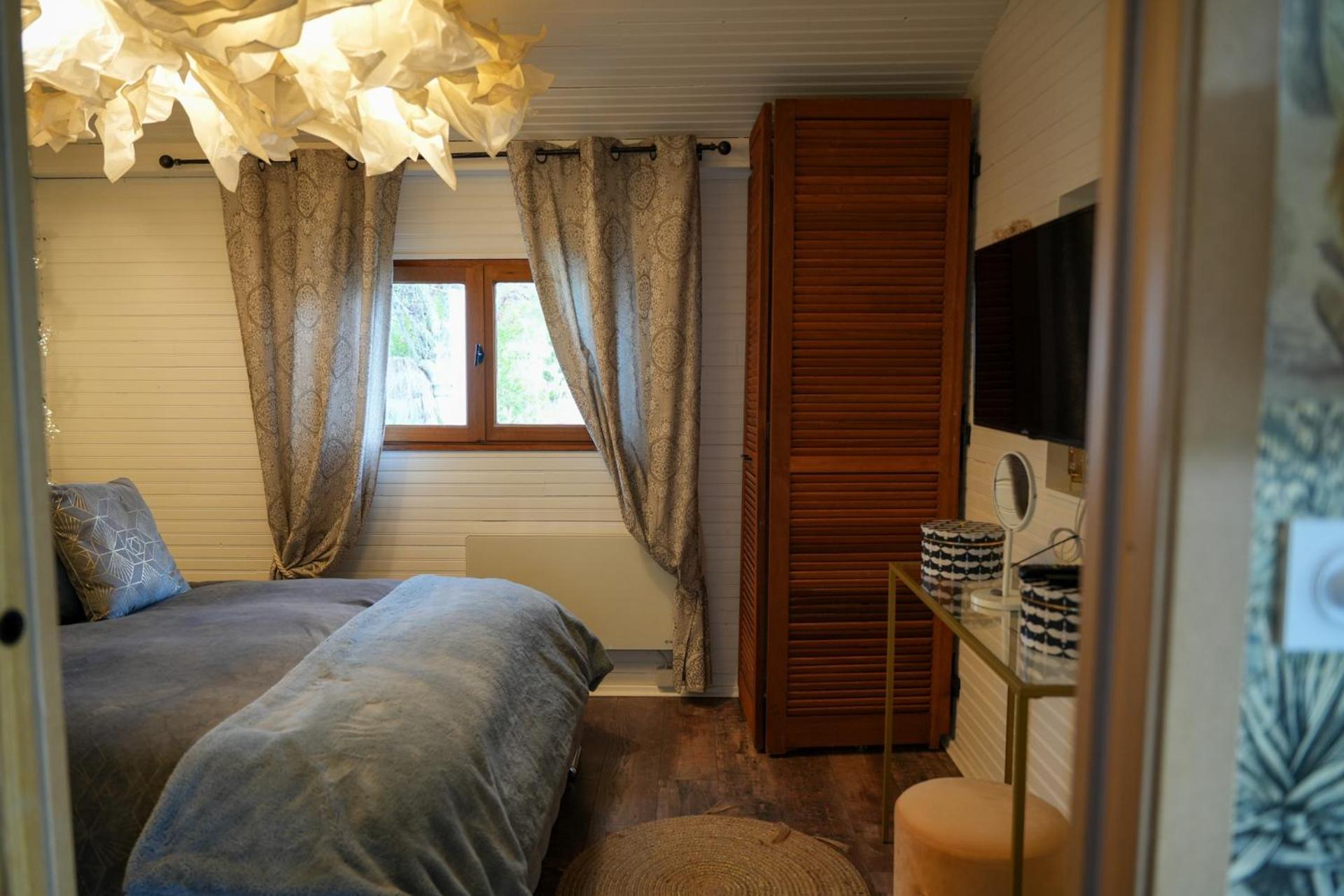 Kaebane 85, Lodge Avec Spa Au Bord De L'Eau Prouilly Kültér fotó