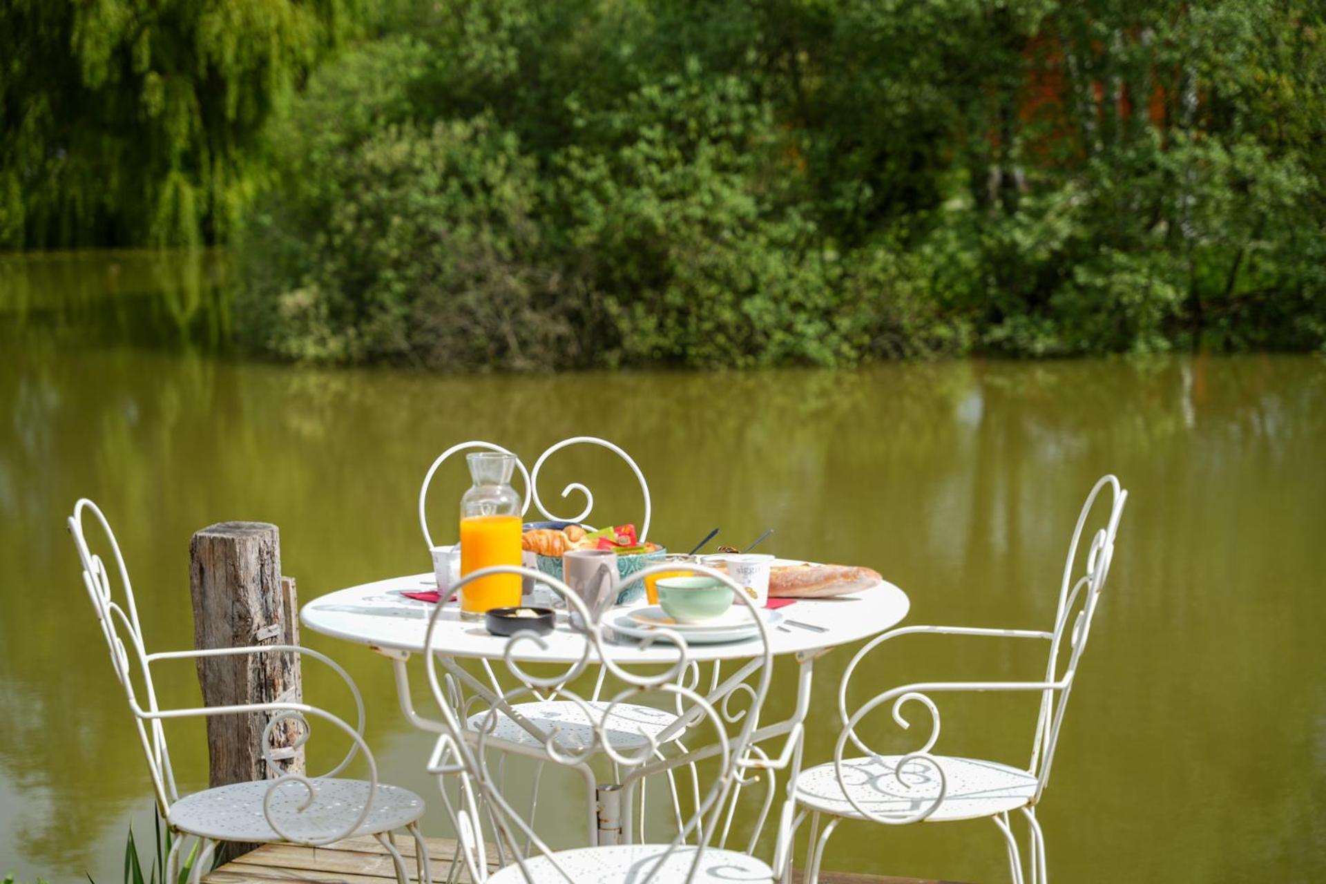 Kaebane 85, Lodge Avec Spa Au Bord De L'Eau Prouilly Kültér fotó
